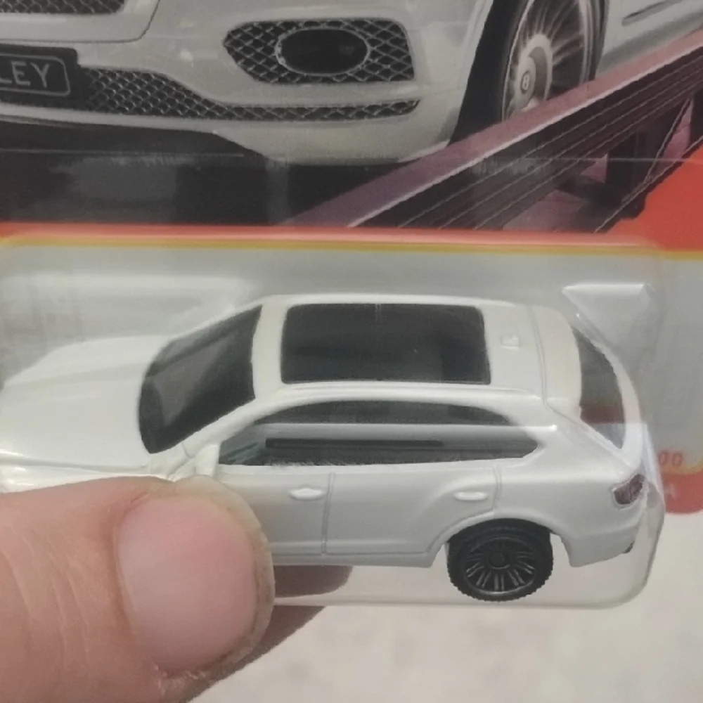 Mattel Matchbox White Bentley Bentayga Toy Car